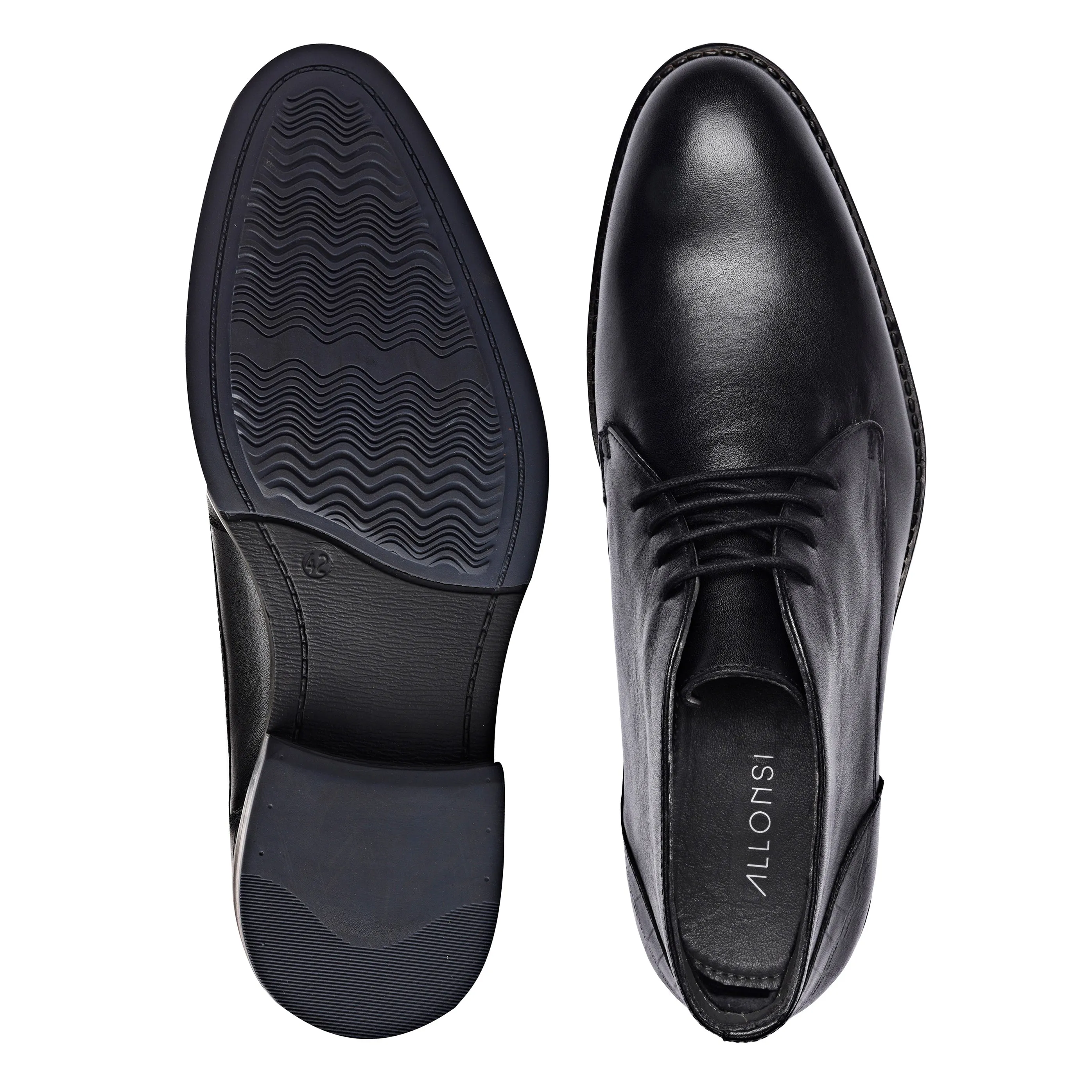 Antoine Plain Toe Chukka Boots