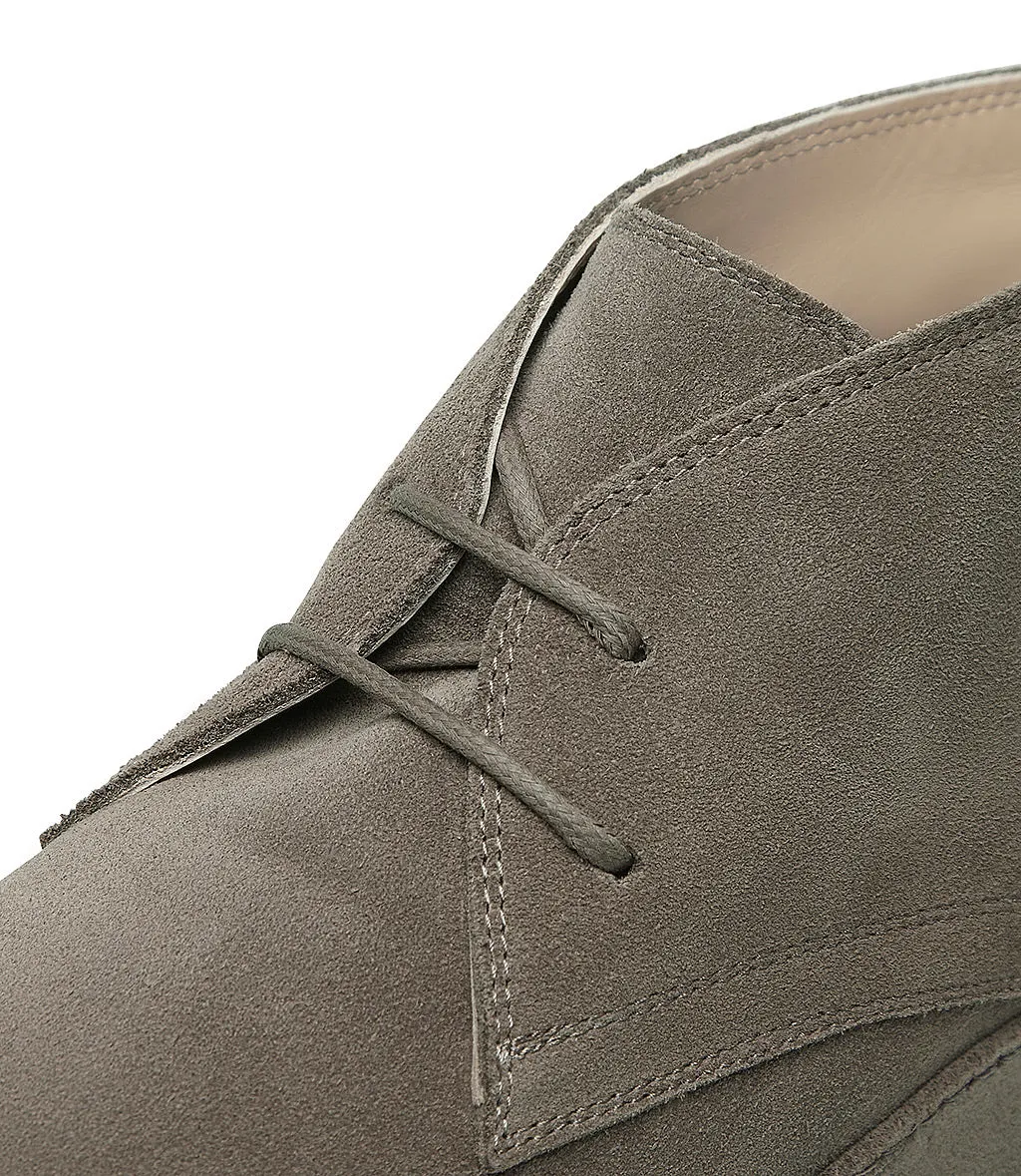 Clay suede desert boots