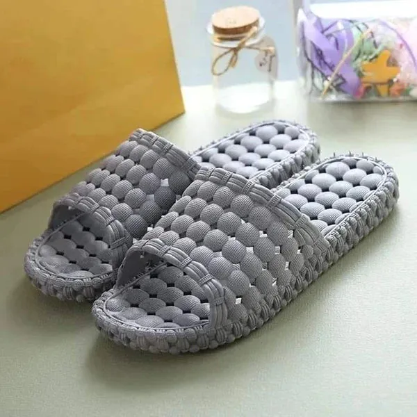 Comfortable bathroom slippers