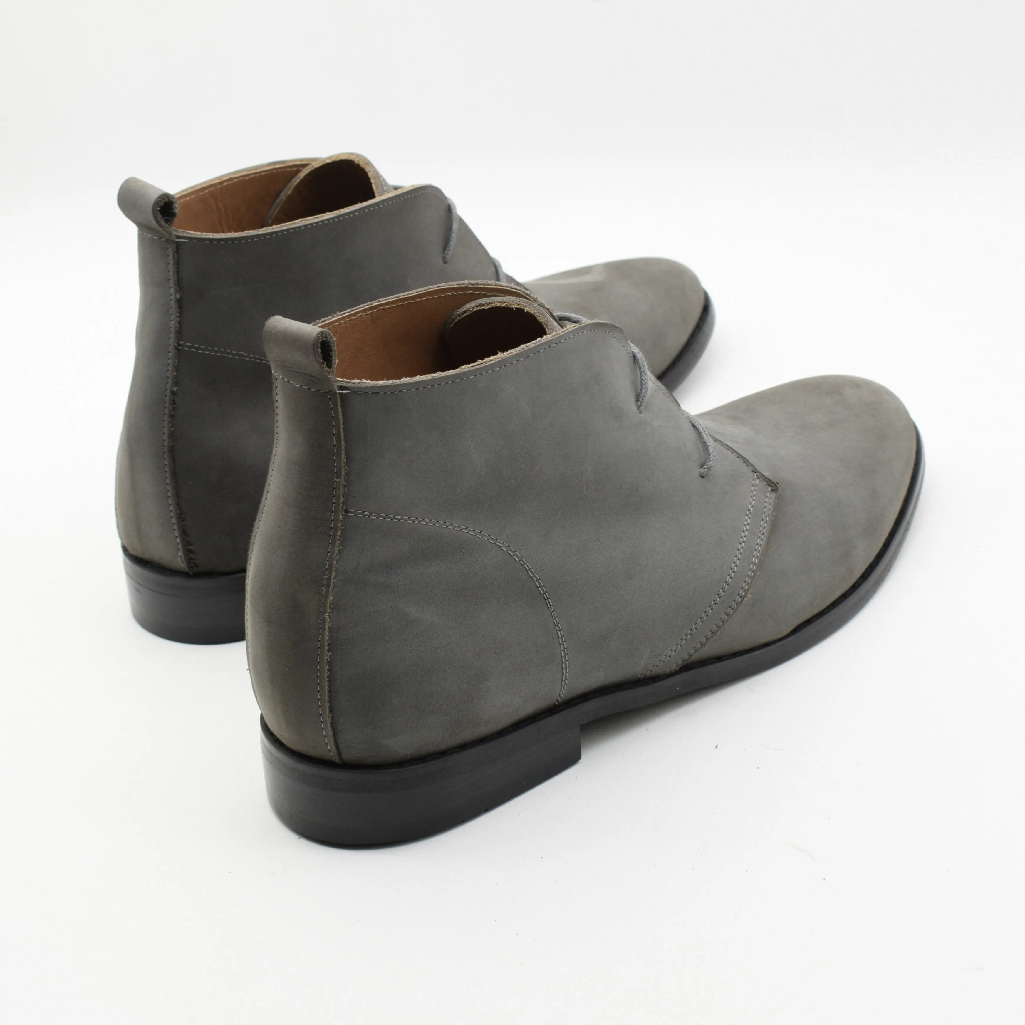 LEATHER CHUKKA BOOTS