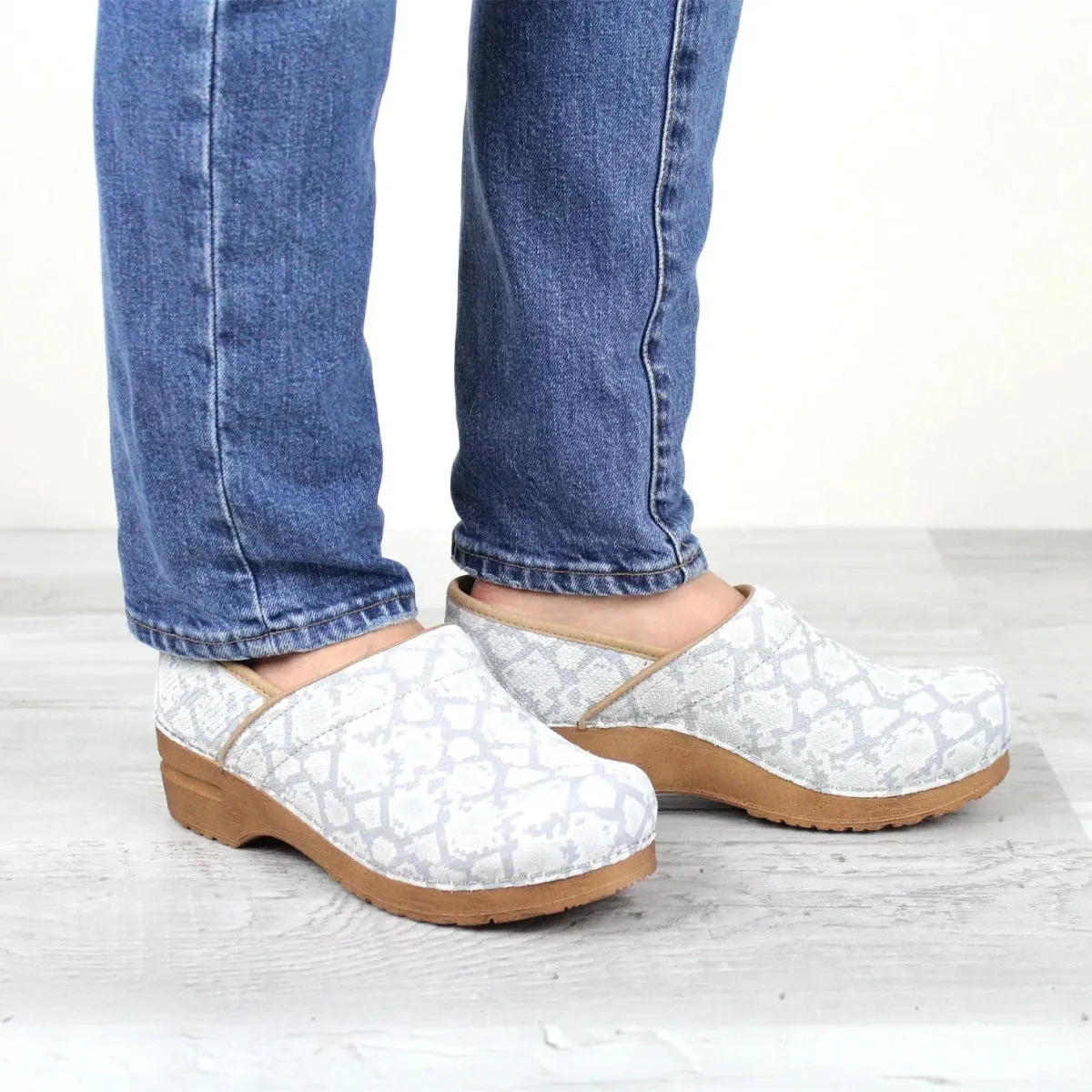 Sanita Viper Women Clog In Light Grey