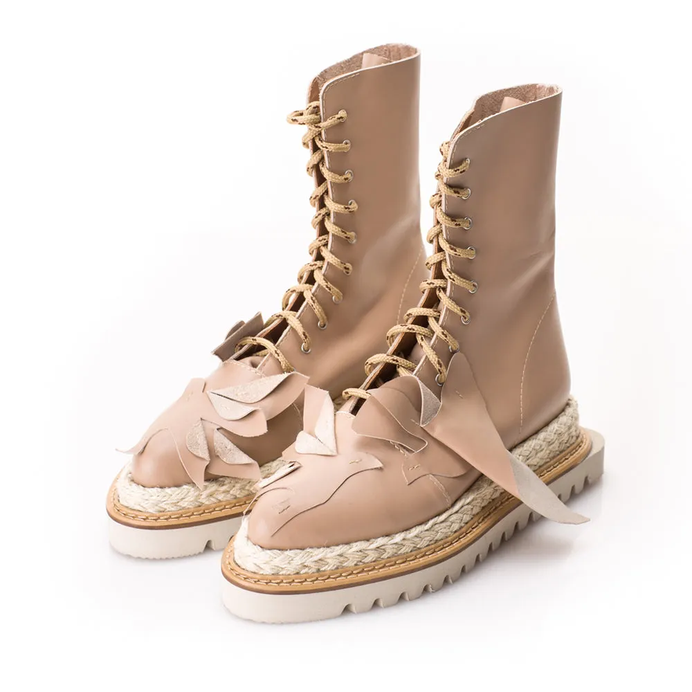 Seagulls beige lace-up booties