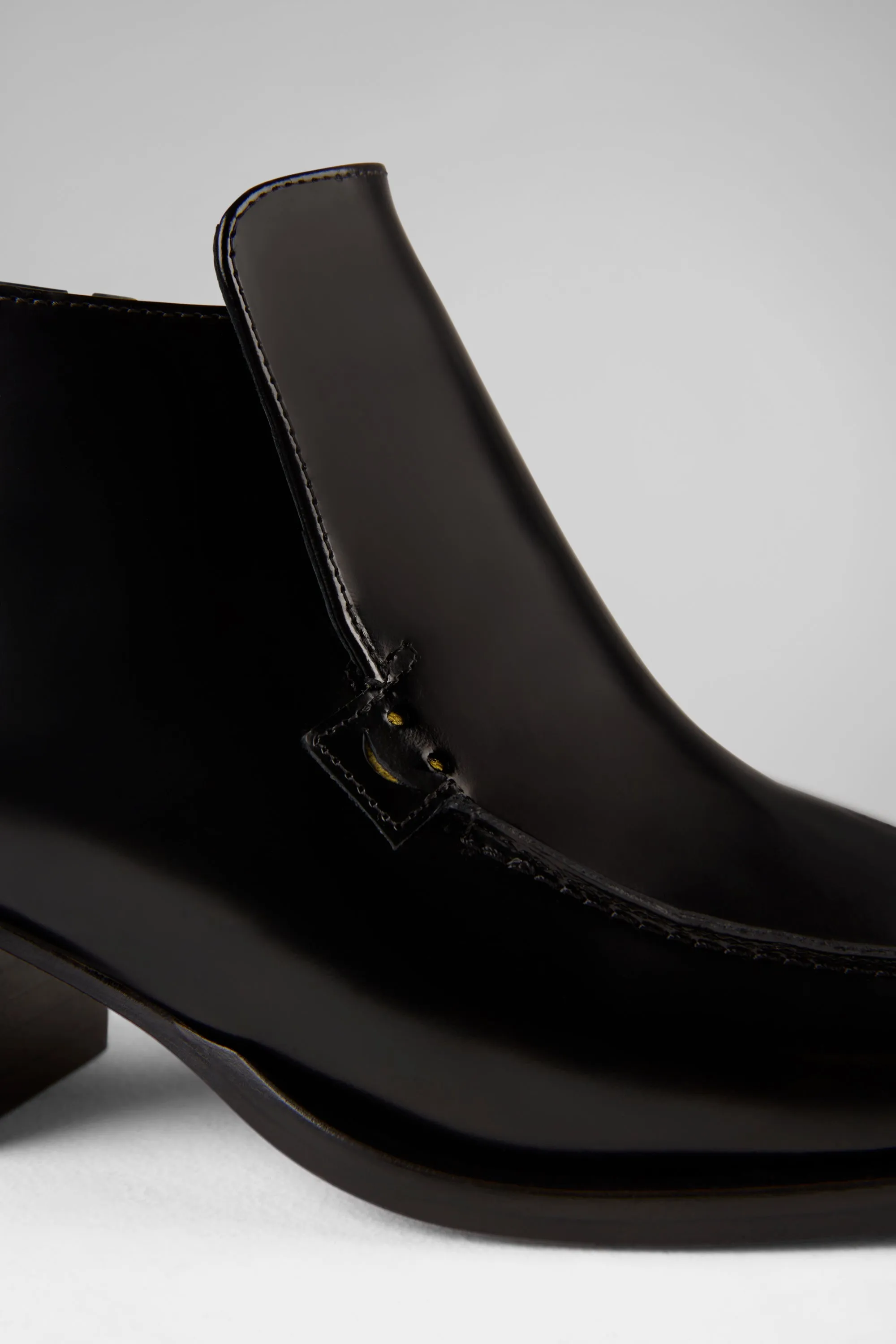 Zoe Bootie in Nero Spazzolato