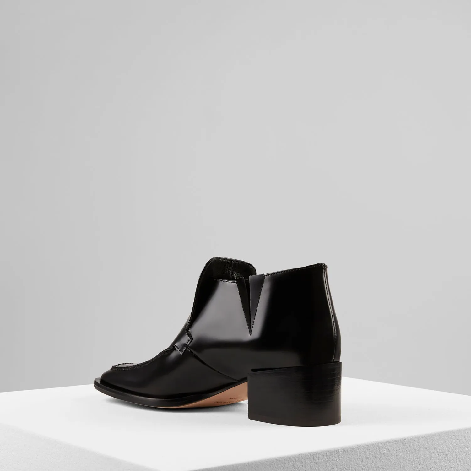 Zoe Bootie in Nero Spazzolato