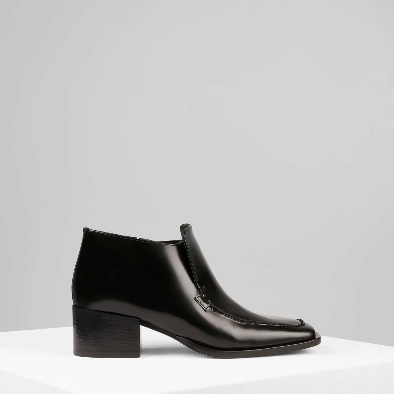 Zoe Bootie in Nero Spazzolato